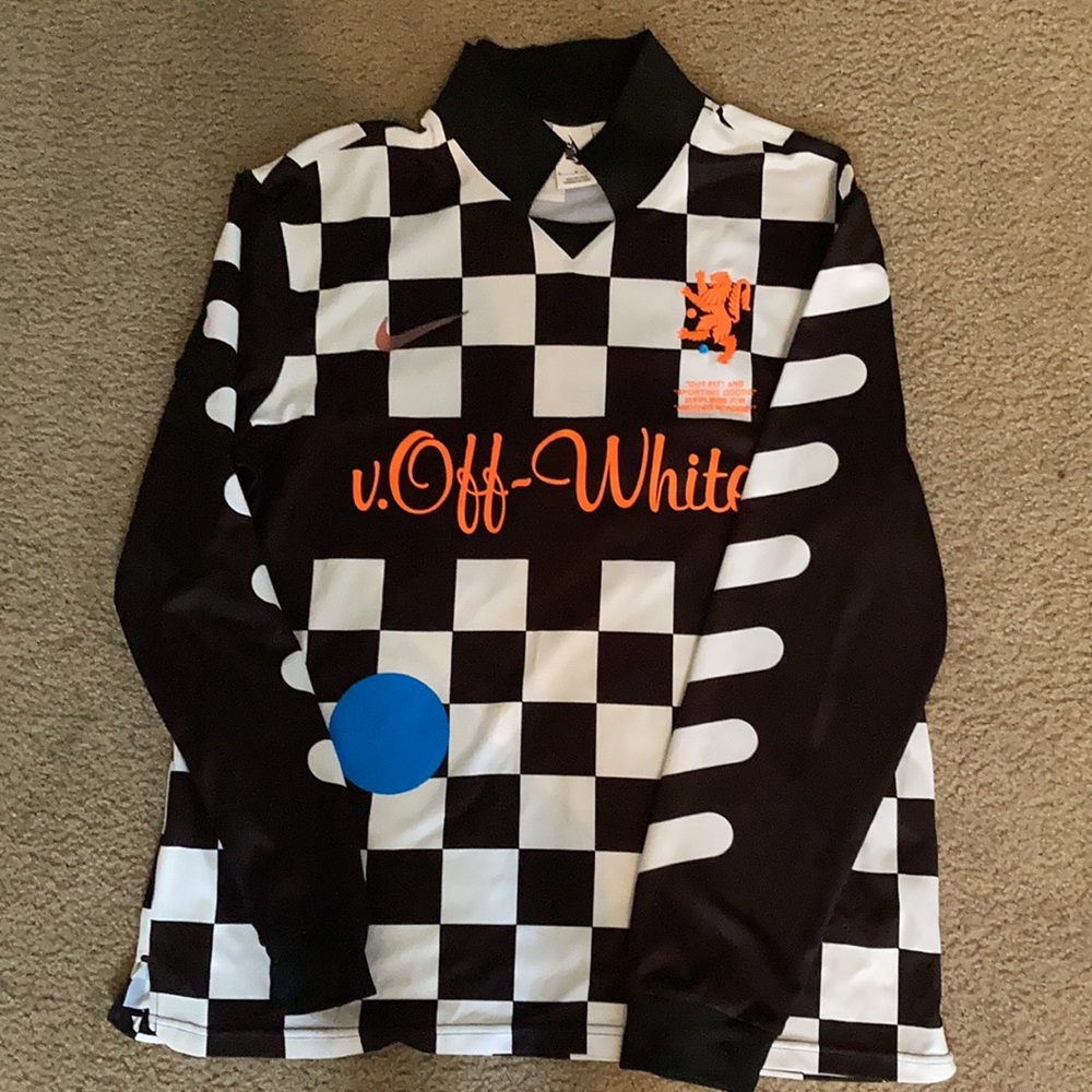 Men’s Off White shirt
